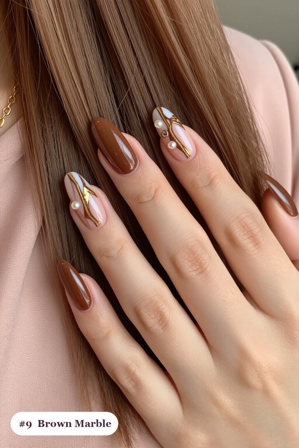Marble Vein Brown Coffin Nails with Gold Accents: Fall Nails Brown and Gold - fall nails brown