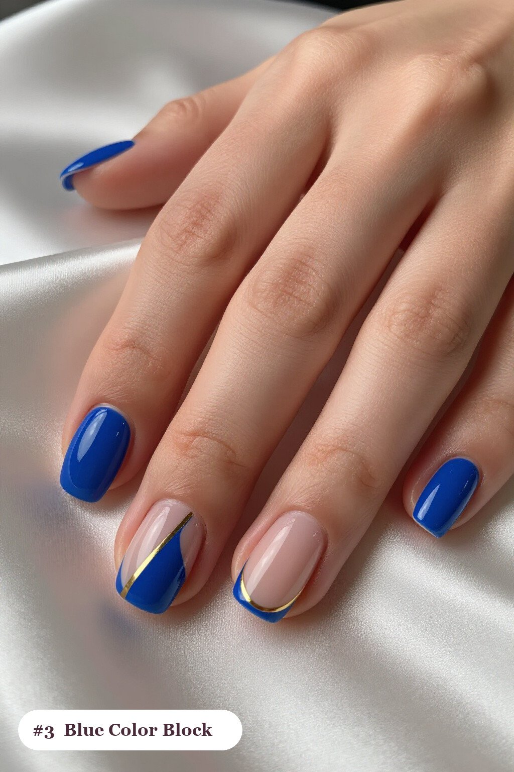 Diagonal Colour‑Block Short Square Nails with a Thin Gold Line - winter blue nails